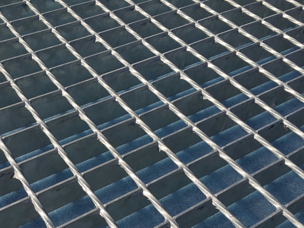 Настил сварной ступень 800x270 33x33 30x2 DIN 24537